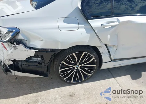 2018 BMW 750I из США, поврежденный, VIN WBA7F0C52JGM23270